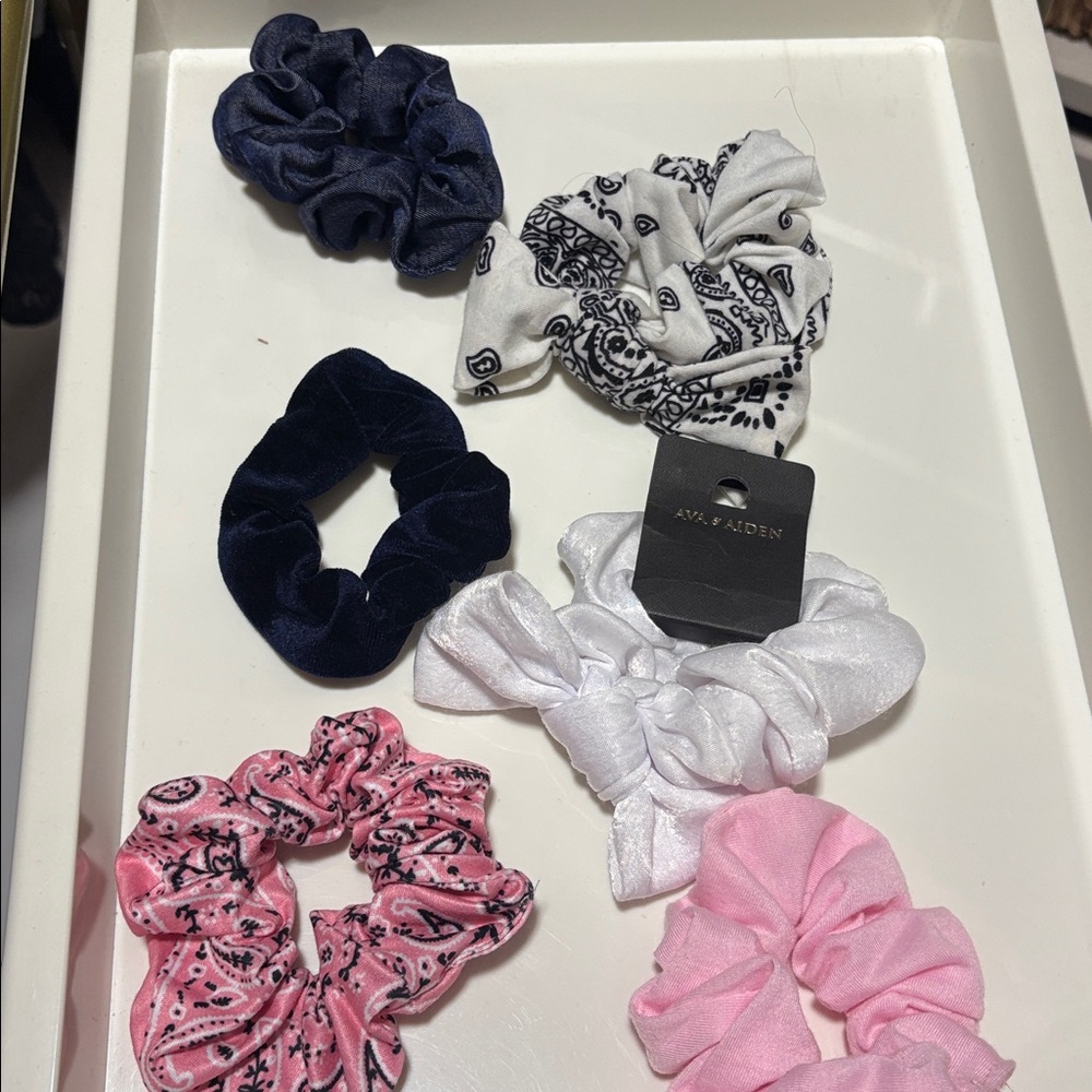 Set of 4 Scrunchies in Various Colors